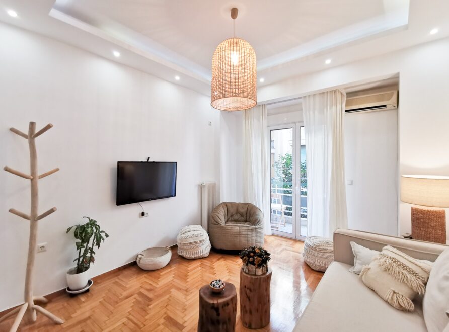 @Koukaki – Stunning apartment 1st floor next to Acropolis and metro