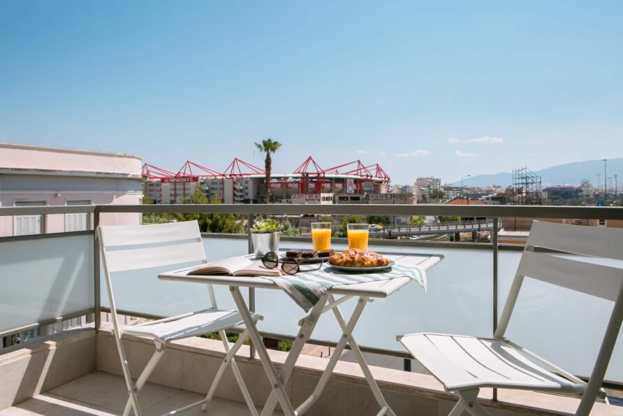 @Piraeus – Urban 2BD, 3rd floor apt next to Piraeus port and metro
