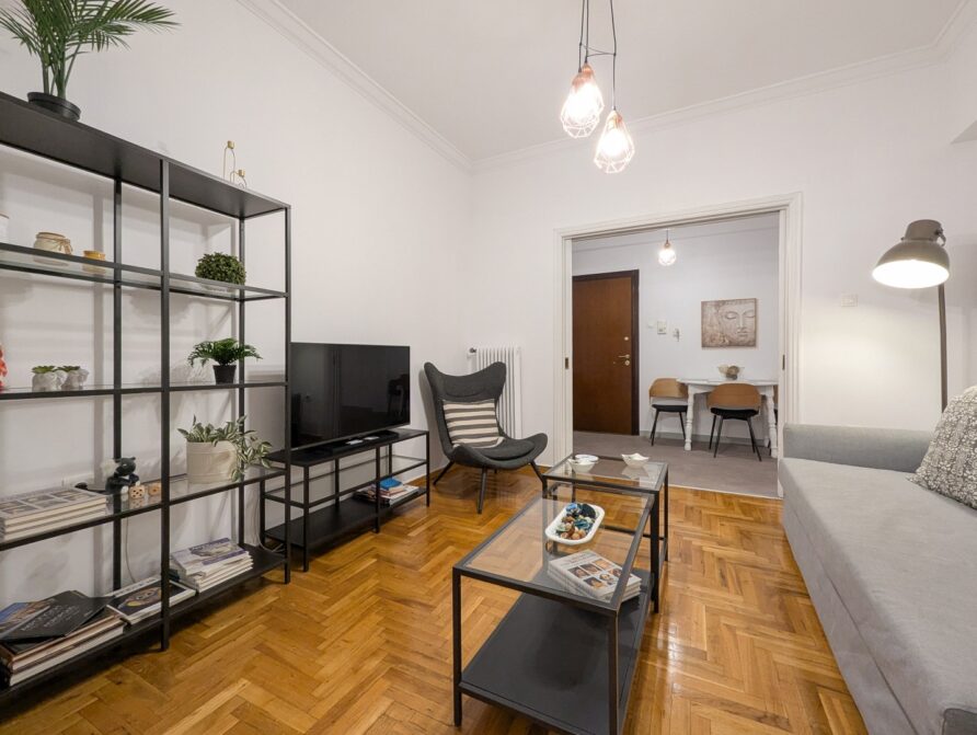 @Koukaki – Spacious 2BD, 3rd floor apt for 5 guests next to Acropolis&metro